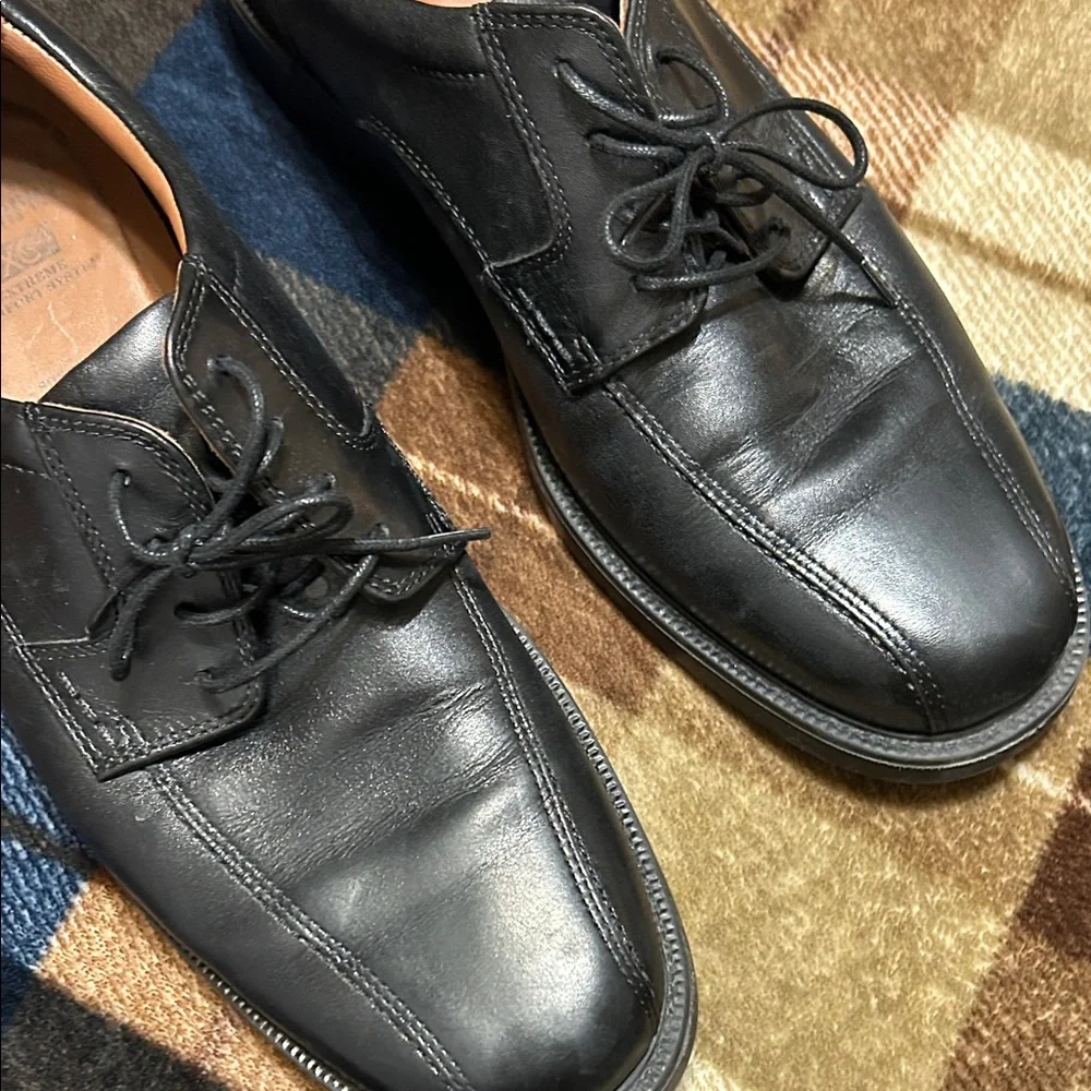 Johnston & Murphy Black Leather Lace-Up Oxfords
